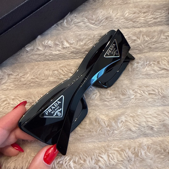 Authentic PRADA sunnies - Picture 2 of 5